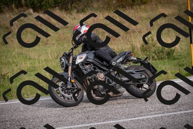 20250914100946-_5005574_am_