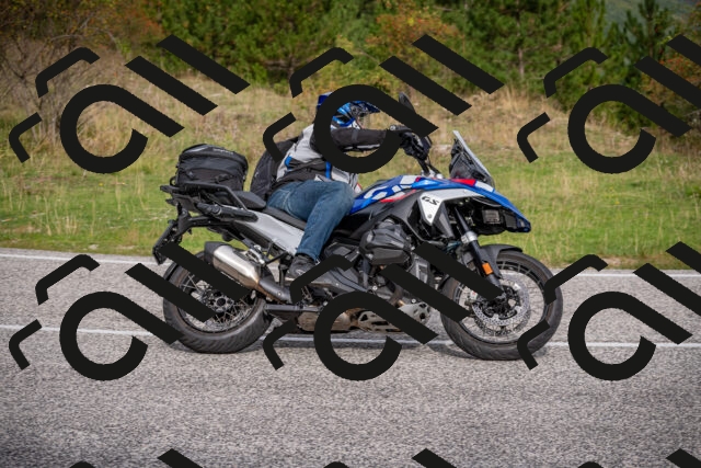 20250914100956-_5005582_am_