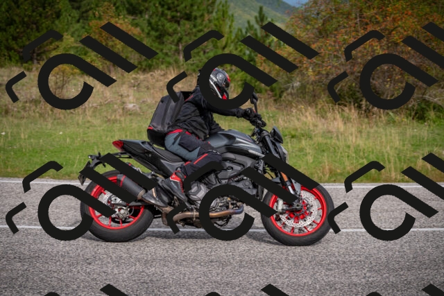 20250914101000-_5005587_am_