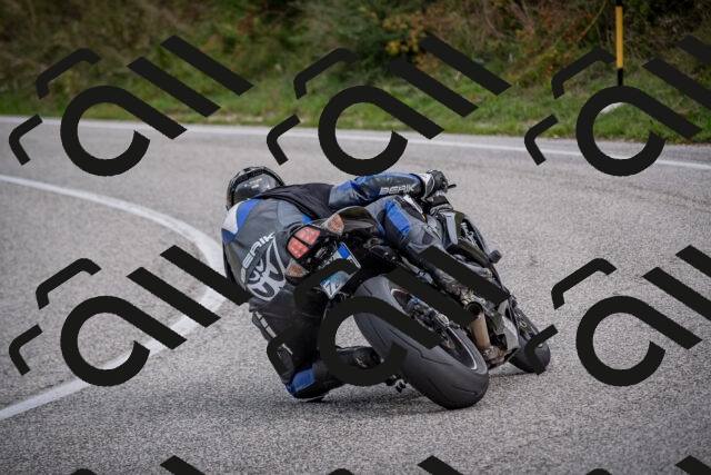 20250914101933-500_6584_am_