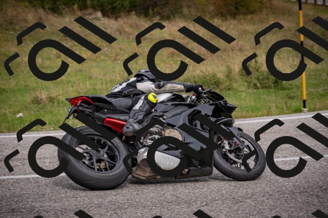 20250914113410-Z62_6018_am_