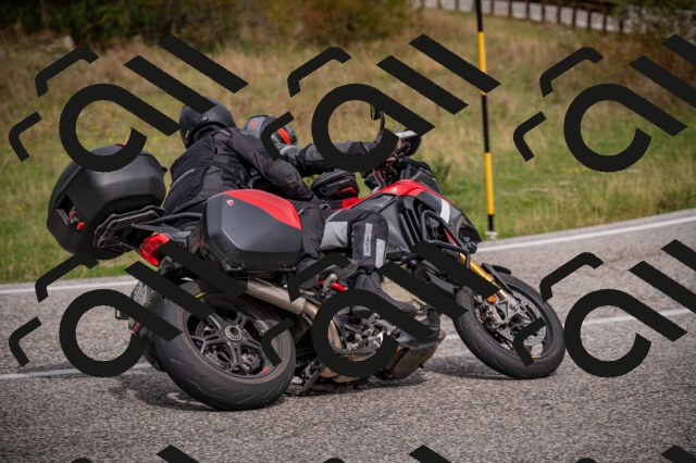 20250914113506-Z62_6042_am_