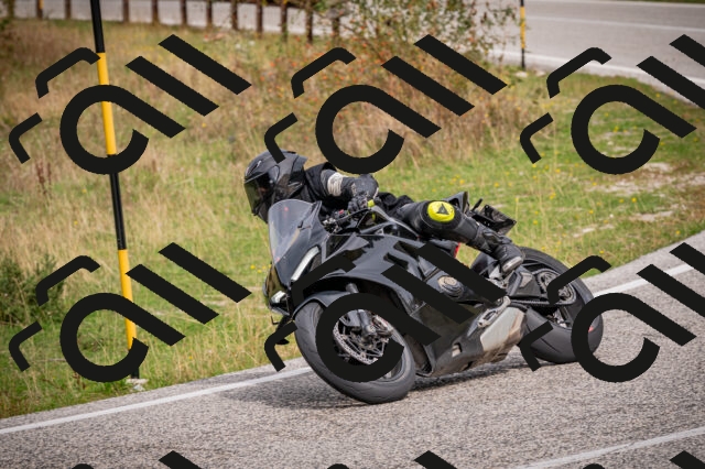 20250914113530-Z62_6051_am_