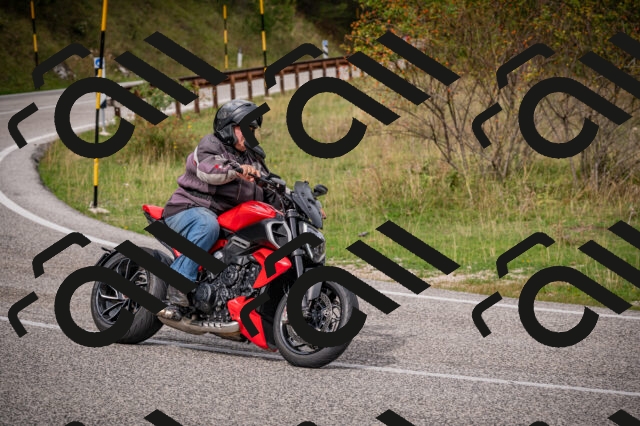 20250914113631-Z62_6063_am_