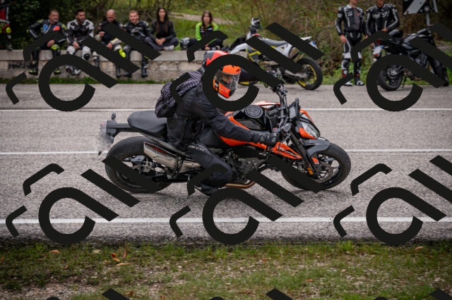 20250914121510-Z62_6799_am_