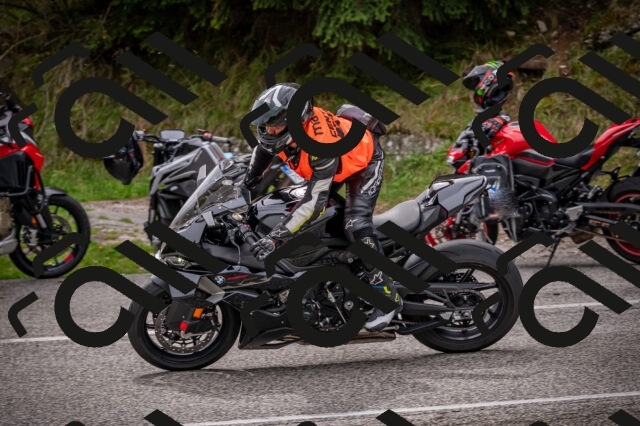 20250914121548-Z62_6829_am_