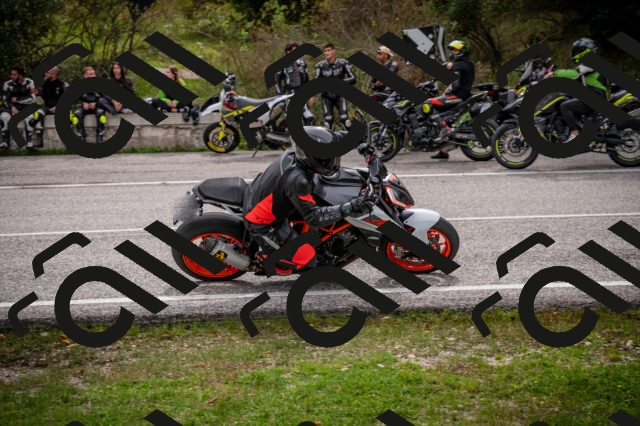 20250914121613-Z62_6858_am_