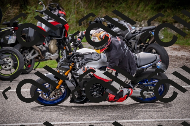 20250914121632-Z62_6876_am_