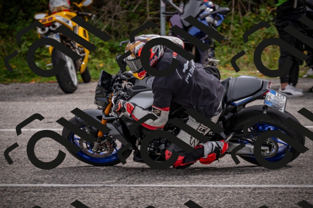 20250914121633-Z62_6879_am_