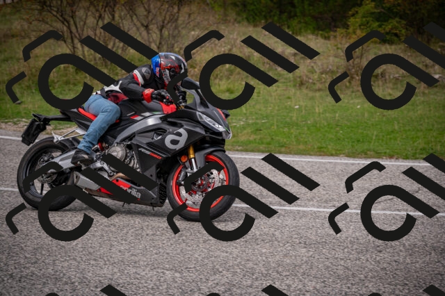 20250914122325-Z62_7074_am_