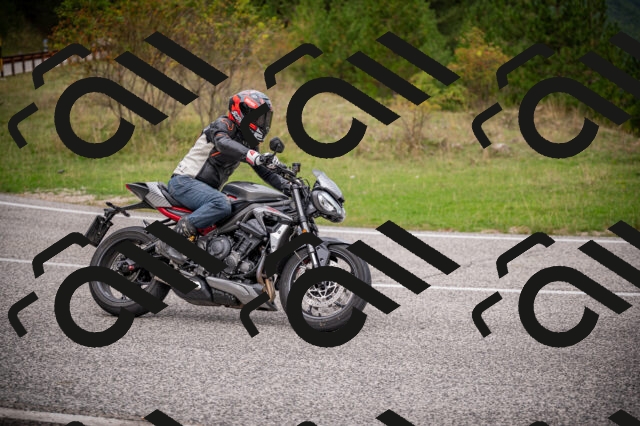 20250914123052-Z62_7123_am_