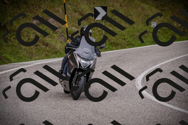 20250914123249-Z62_7168_am_