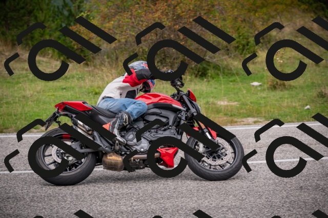 20250914123830-Z62_7231_am_