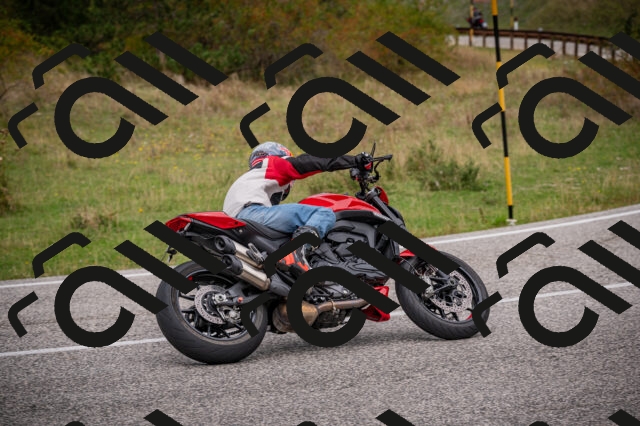 20250914123830-Z62_7232_am_