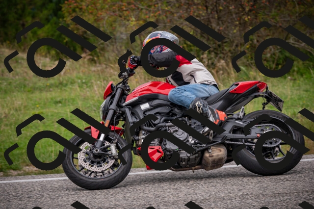 20250914123903-Z62_7239_am_