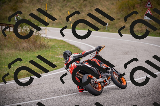 20250914124357-Z62_7294_am_