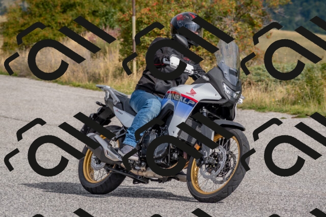 202509141013-DSC_1377_c4_