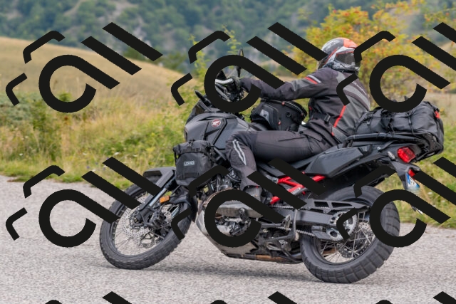 202509141023-DSC_1402_c4_