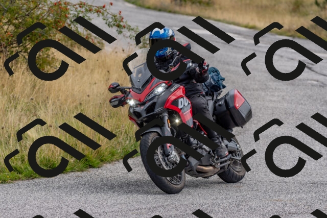 202509141023-DSC_1403_c4_