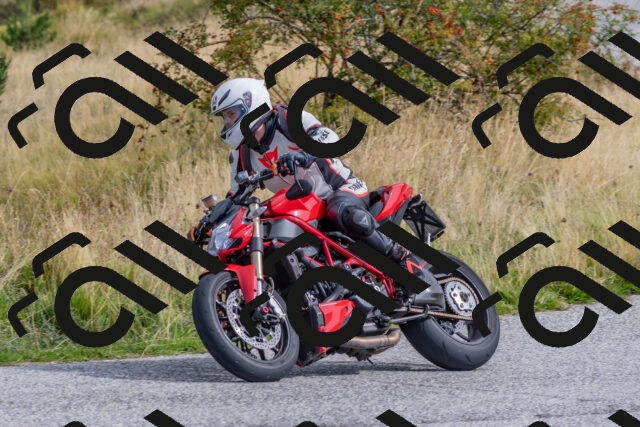 202509141051-DSC_1610_c4_