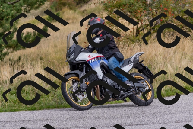 202509141209-DSC_2375_c4_