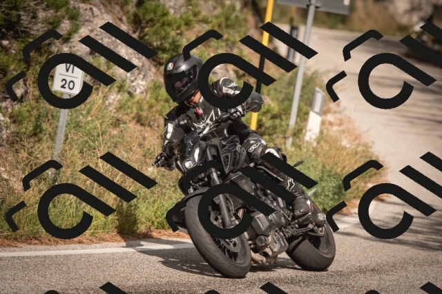 20250914151142-0AP_1008_c5_