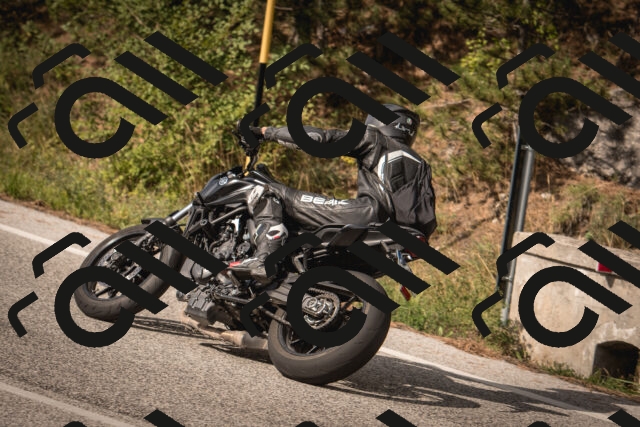 20250914151143-0AP_1009_c5_