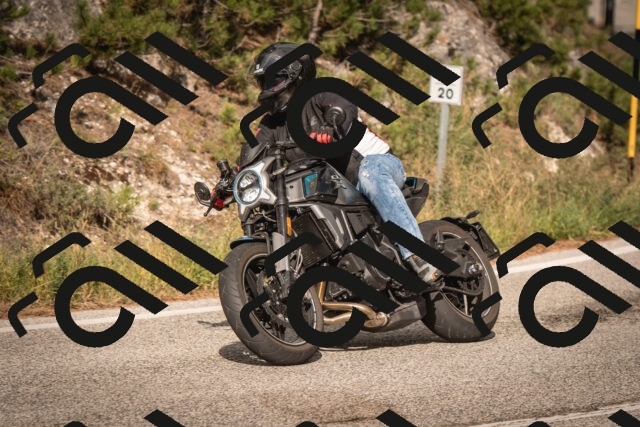 20250914154439-0AP_1110_c5_