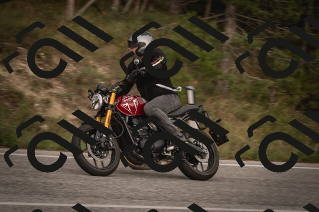 20250914171410-0AP_1242_c5_