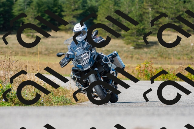 20250914102212_-R023192_r2