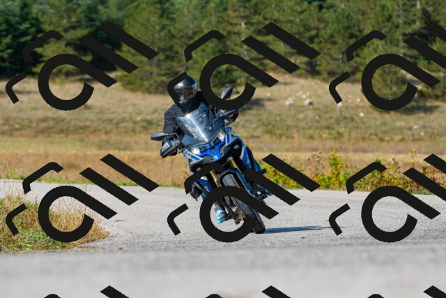 20250914102218_-R023195_r2