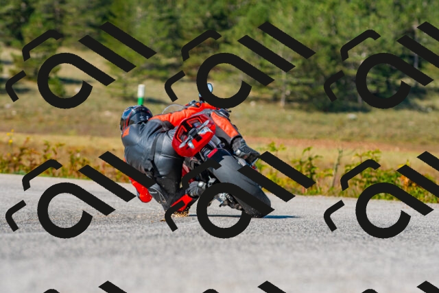 20250914111105_-R023476_r2