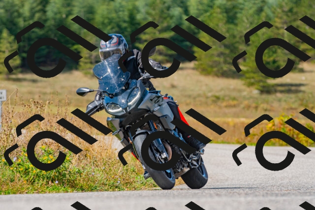 20250914113600_-R023737_r2