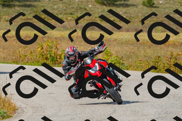 20250914120518_-R024082_r2