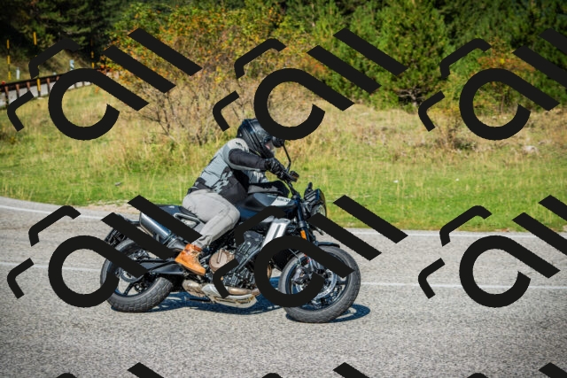 202509131054-DSC01880_c1_