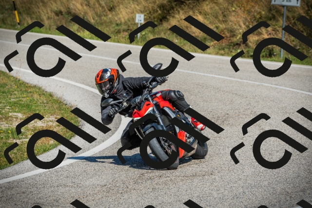 202509131205-DSC03200_c1_