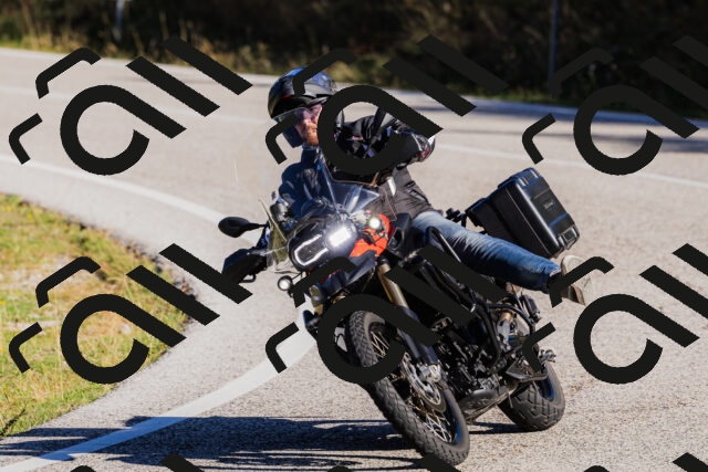 202509201010-_04A9869_c3