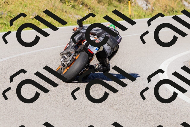 202509201011-_04A9884_c3