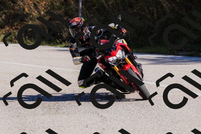 202509201019-_04A9990_c3