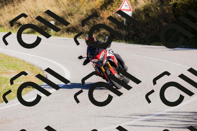 202509201027-_04A0100_c3