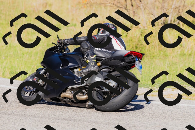 202509201030-_04A0133_c3