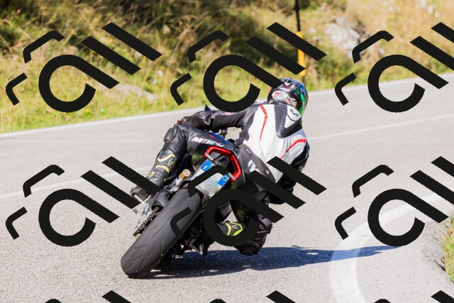 202509201030-_04A0136_c3