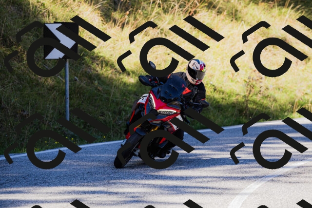 202509201044-_04A0330_c3