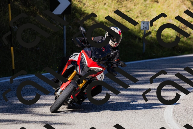 202509201044-_04A0331_c3