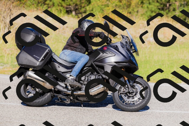 202509201048-_04A0381_c3