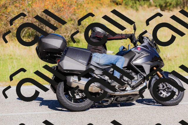 202509201048-_04A0382_c3