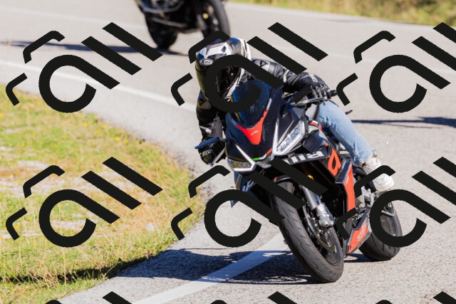 202509201050-_04A0392_c3