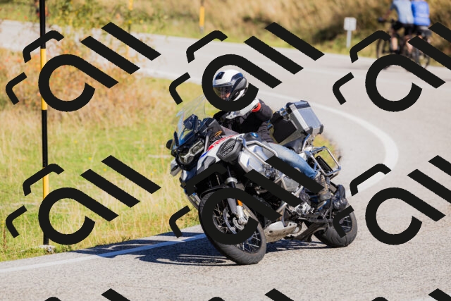 202509201050-_04A0395_c3