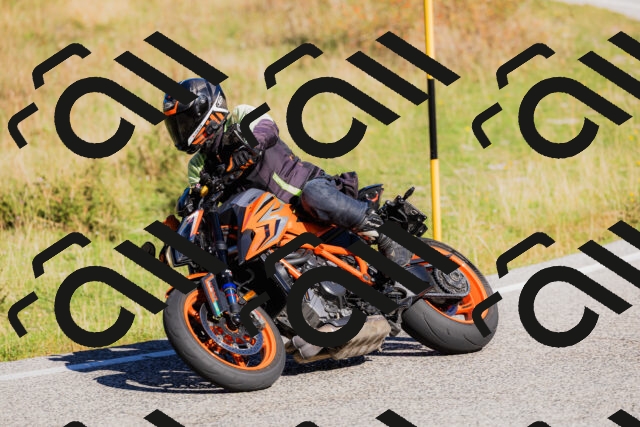 202509201054-_04A0415_c3