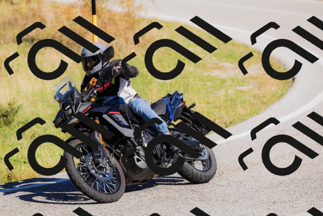 202509201054-_04A0417_c3